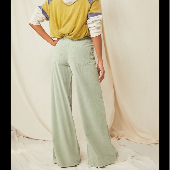 ✨SOLD✨FREE PEOPLE Ellie Corduroy Wide Leg High Rise Jeans (Size 31) NWOT $128 - Picture 3 of 10